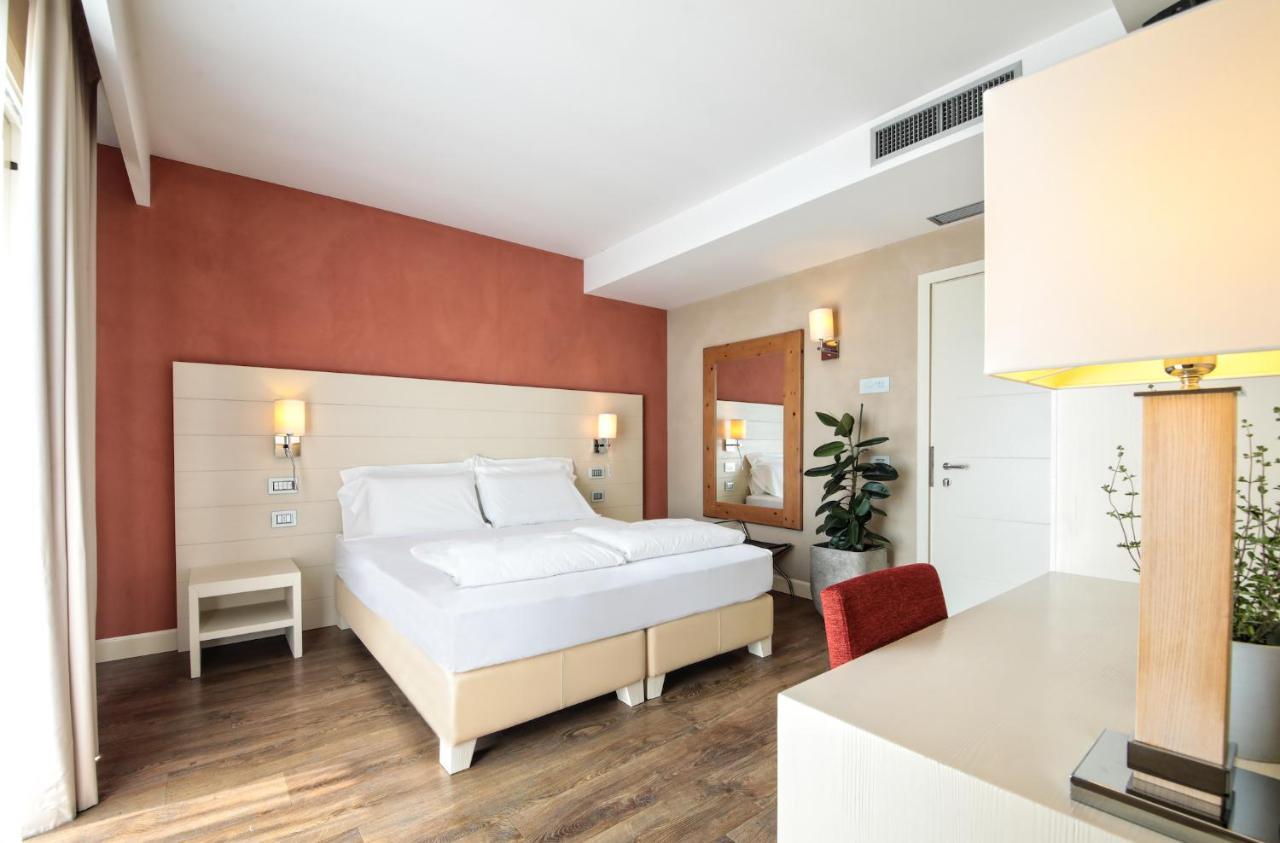 H2O Rooms Moniga del Garda Extérieur photo