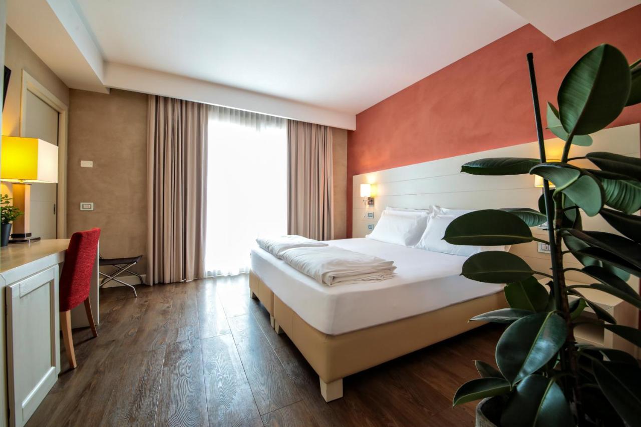 H2O Rooms Moniga del Garda Extérieur photo