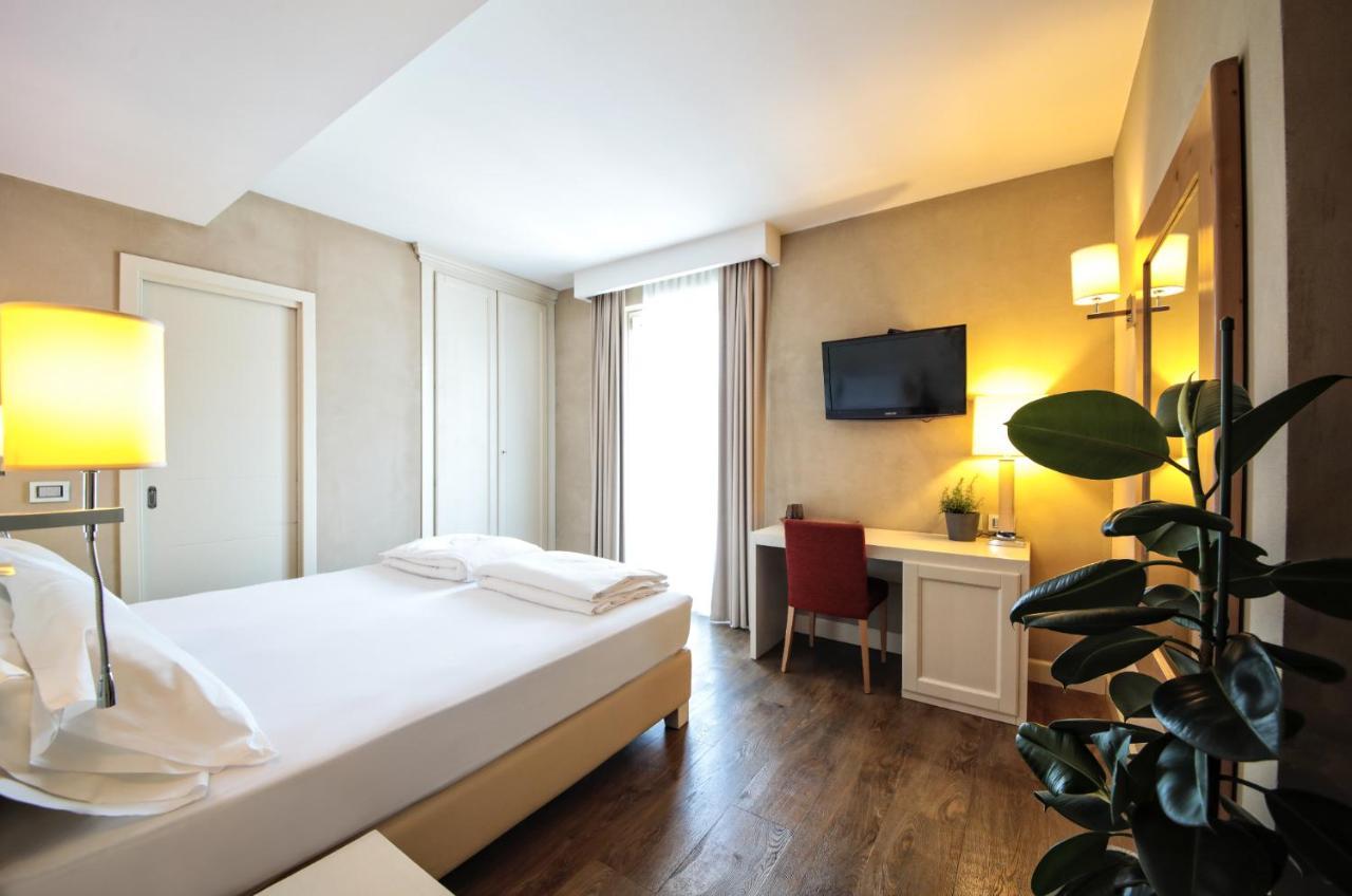 H2O Rooms Moniga del Garda Extérieur photo