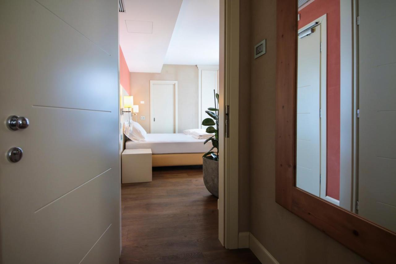 H2O Rooms Moniga del Garda Extérieur photo
